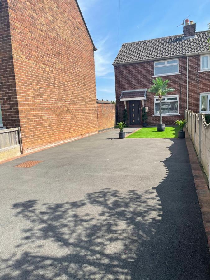 Palm House Apartment Widnes Exterior photo